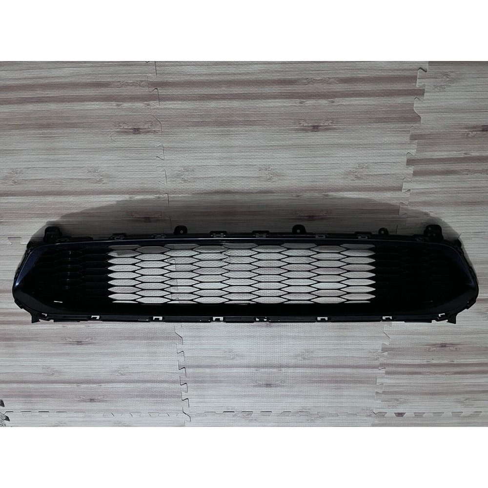 OEM 2018-2021 Kia Stinger 86560-J5000 Front Bumper Lower Grill - Small Crack-